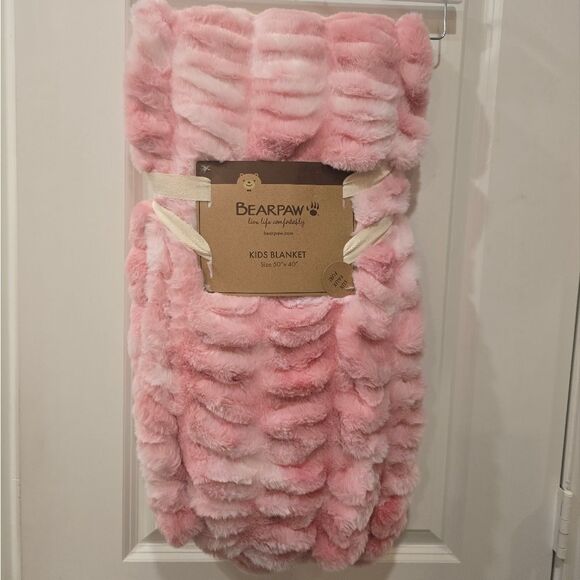 BearPaw Lux Faux Fur Plush Throw Blanket- Pink - Picture 4 of 7